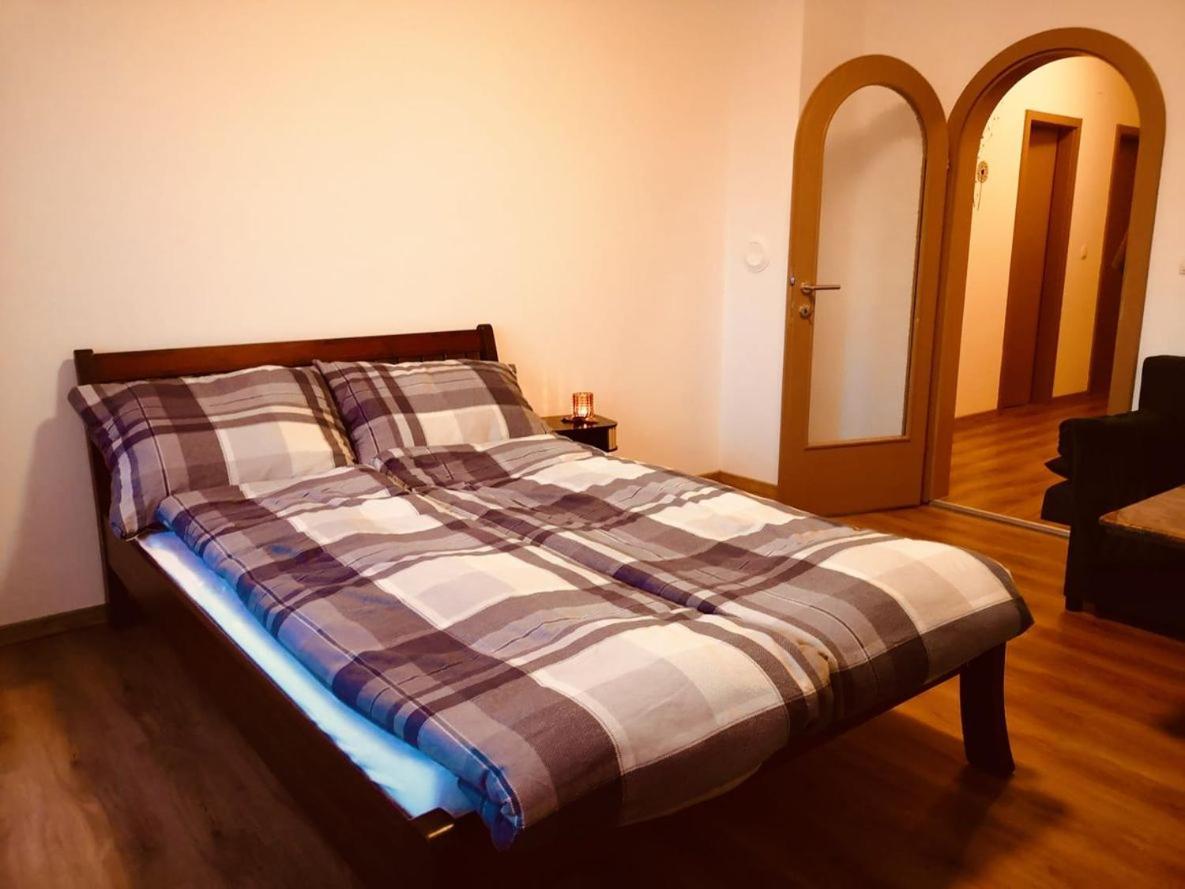 Thermenland-Traum Apartment Fuerstenfeld Ngoại thất bức ảnh